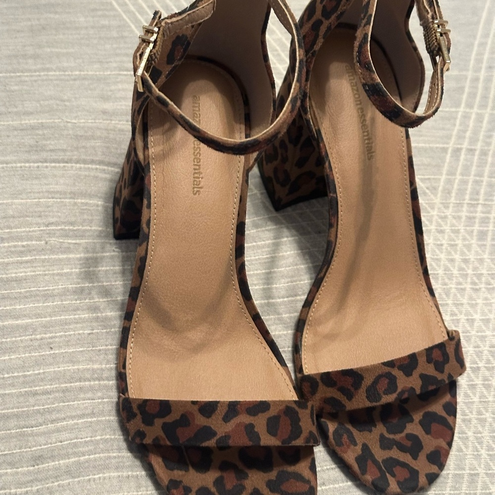Amazon Essentials Women's Brown Leopard Heels